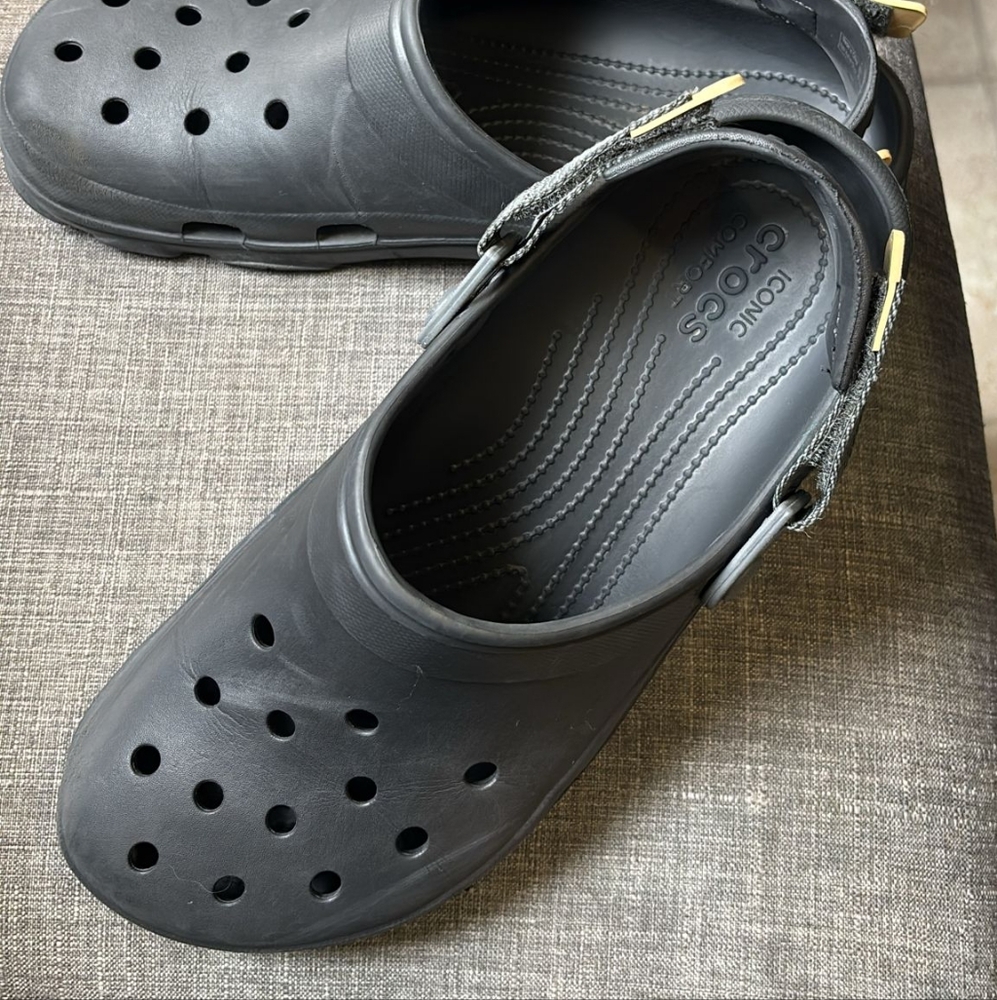 Crocs Men's Black Clogs